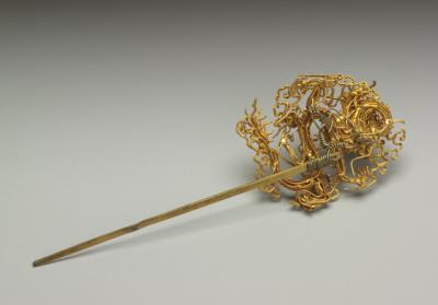 图片[2]-Gilt silver hairpin with pearl-and-gemstone inlay of a dragon playing with a pearl, Qianlong reign (1736-1795), Qing dynasty-China Archive